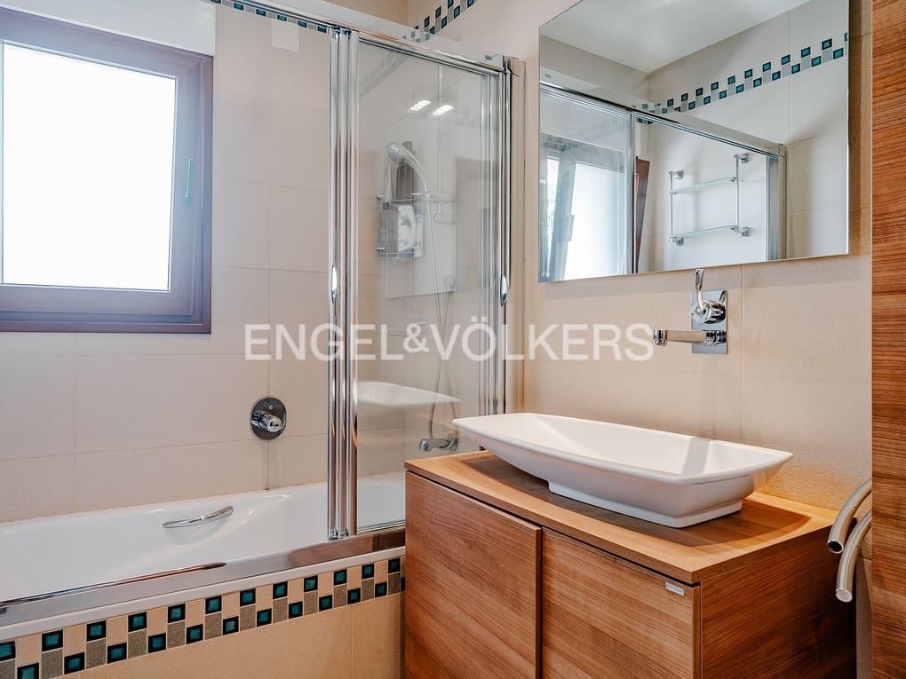 6 bedroom Villa for sale in Altea with pool garage - € 2,700,000 (Ref: 8462610)