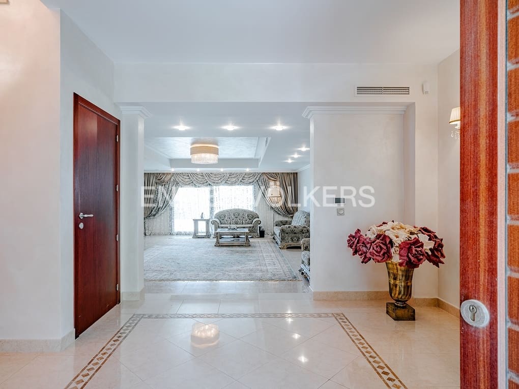 6 bedroom Villa for sale in Altea with pool garage - € 2,700,000 (Ref: 8462610)