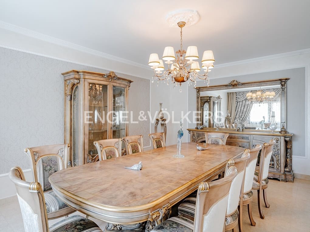 6 bedroom Villa for sale in Altea with pool garage - € 2,700,000 (Ref: 8462610)