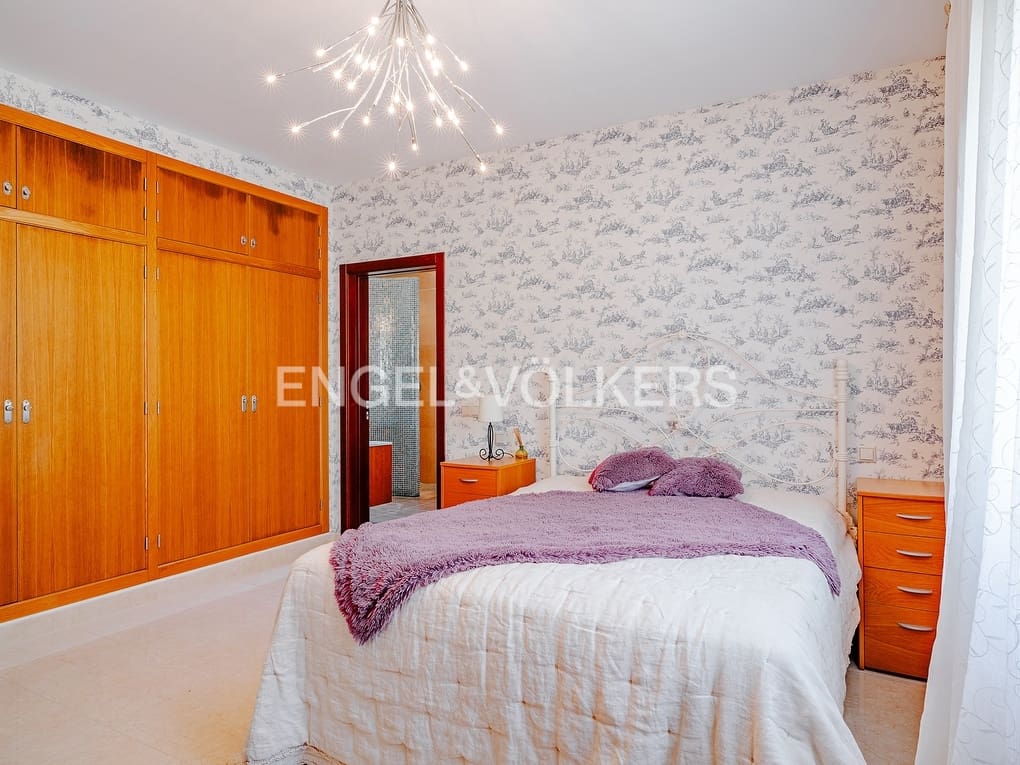 6 bedroom Villa for sale in Altea with pool garage - € 2,700,000 (Ref: 8462610)