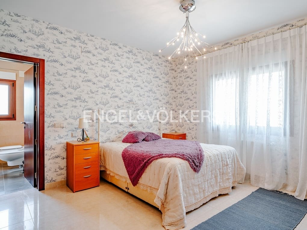 6 bedroom Villa for sale in Altea with pool garage - € 2,700,000 (Ref: 8462610)