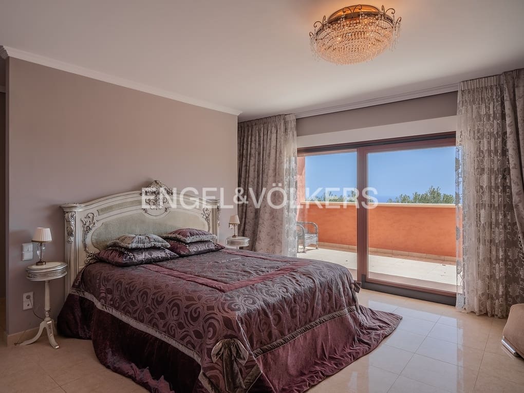 6 bedroom Villa for sale in Altea with pool garage - € 2,700,000 (Ref: 8462610)