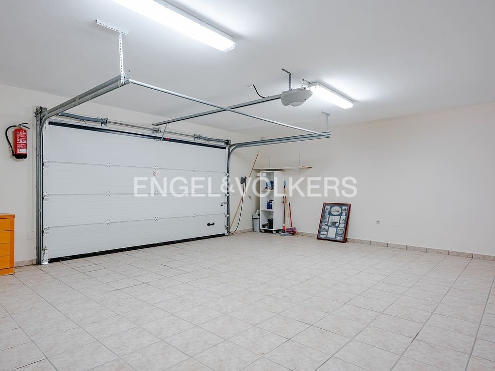 6 bedroom Villa for sale in Altea with pool garage - € 2,700,000 (Ref: 8462610)