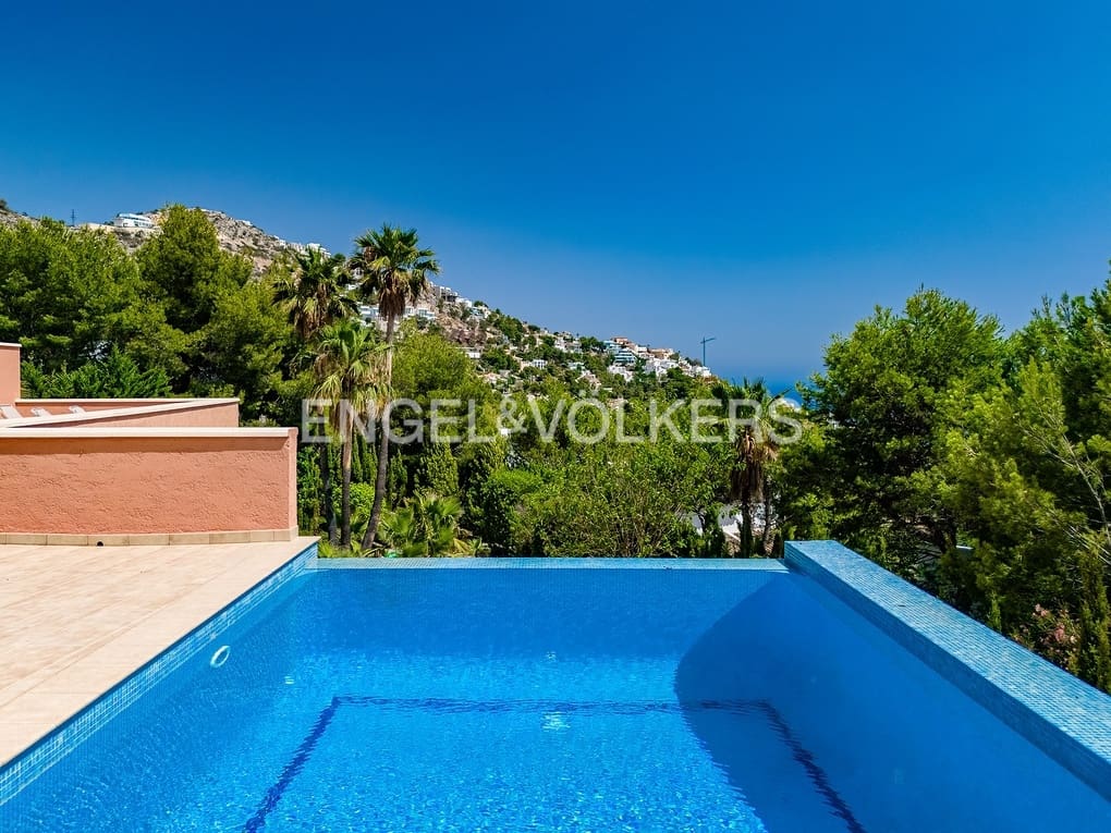 6 bedroom Villa for sale in Altea with pool garage - € 2,700,000 (Ref: 8462610)