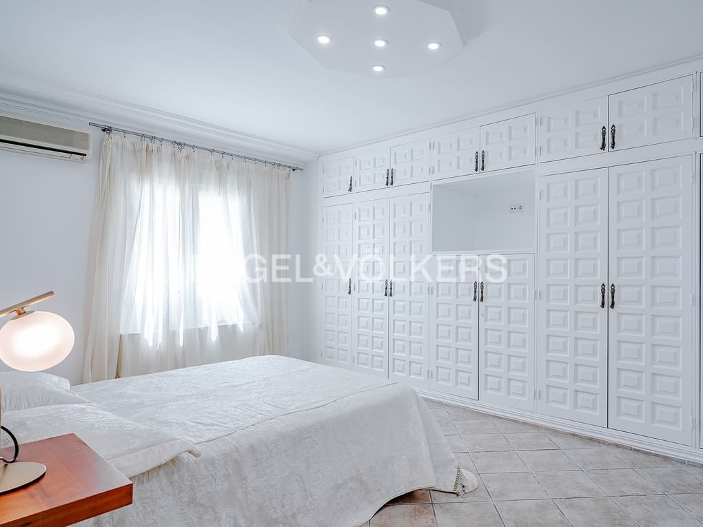 6 soverom Villa til salgs i Calpe / Calp med svømmebasseng garasje - € 1 380 000 (Ref: 8467107)