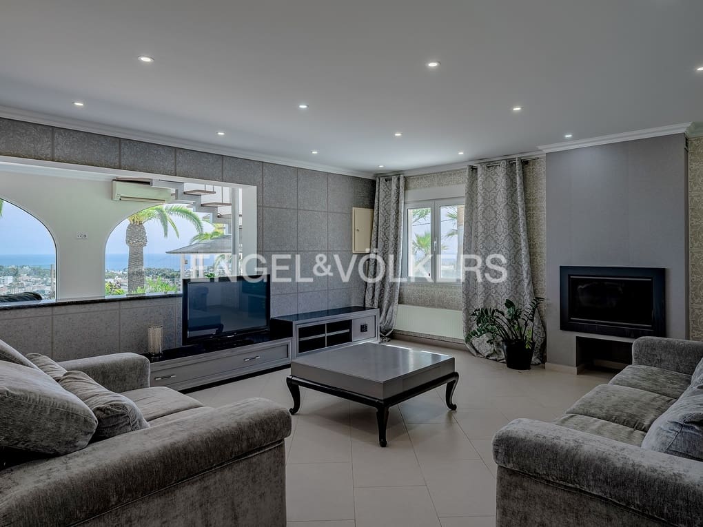 6 soverom Villa til salgs i Calpe / Calp med svømmebasseng garasje - € 1 380 000 (Ref: 8467107)