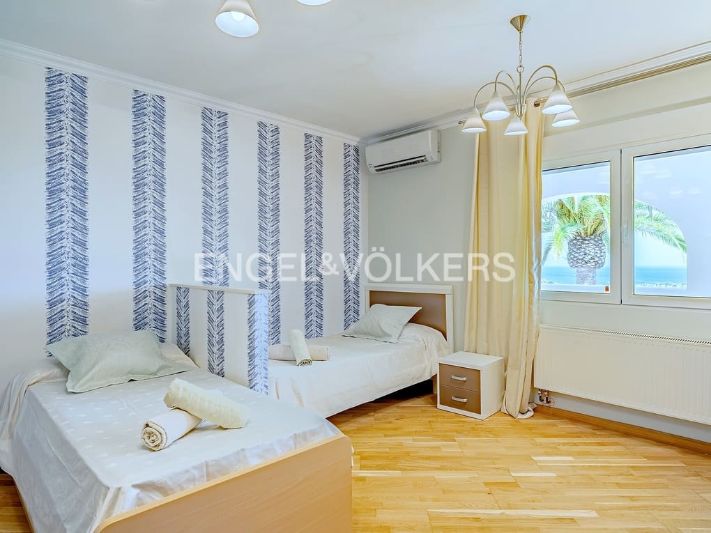 6 soverom Villa til salgs i Calpe / Calp med svømmebasseng garasje - € 1 380 000 (Ref: 8467107)