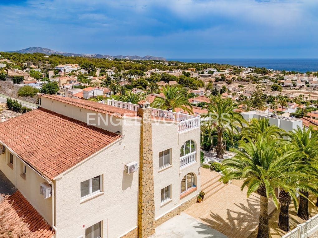 6 soverom Villa til salgs i Calpe / Calp med svømmebasseng garasje - € 1 380 000 (Ref: 8467107)