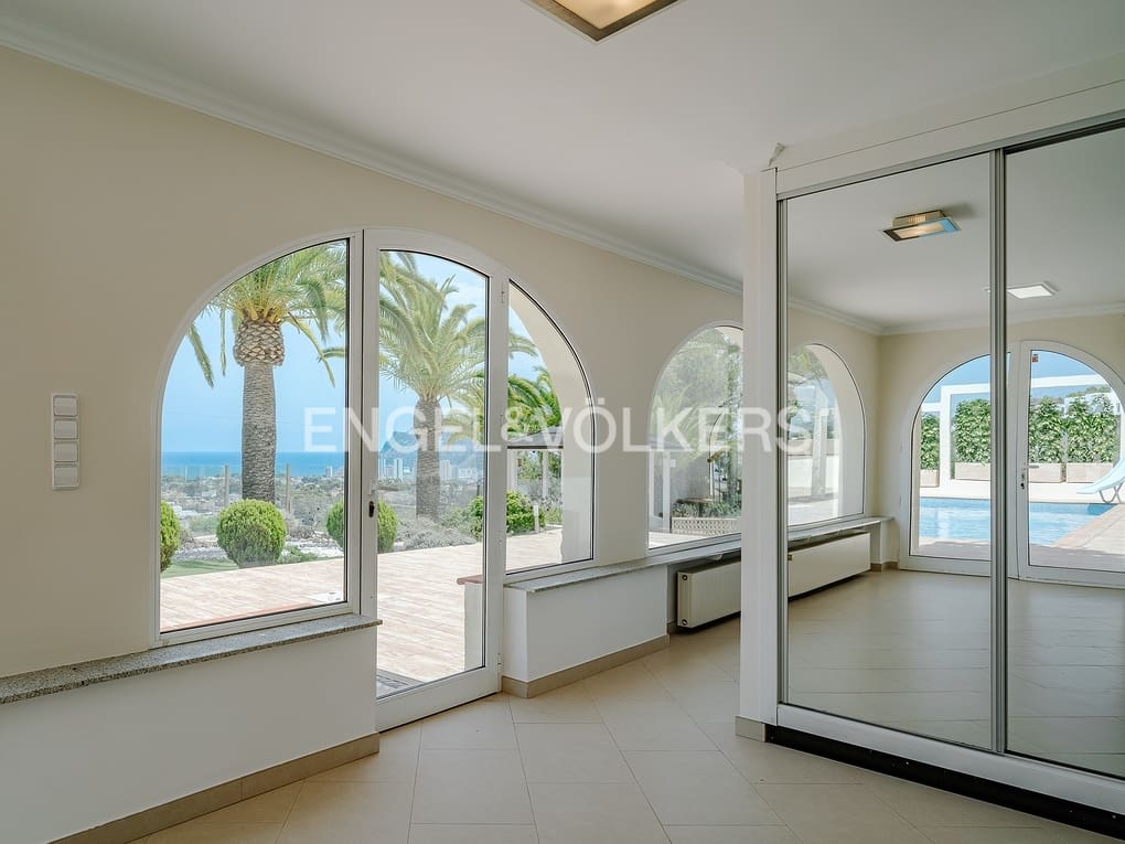 6 soverom Villa til salgs i Calpe / Calp med svømmebasseng garasje - € 1 380 000 (Ref: 8467107)