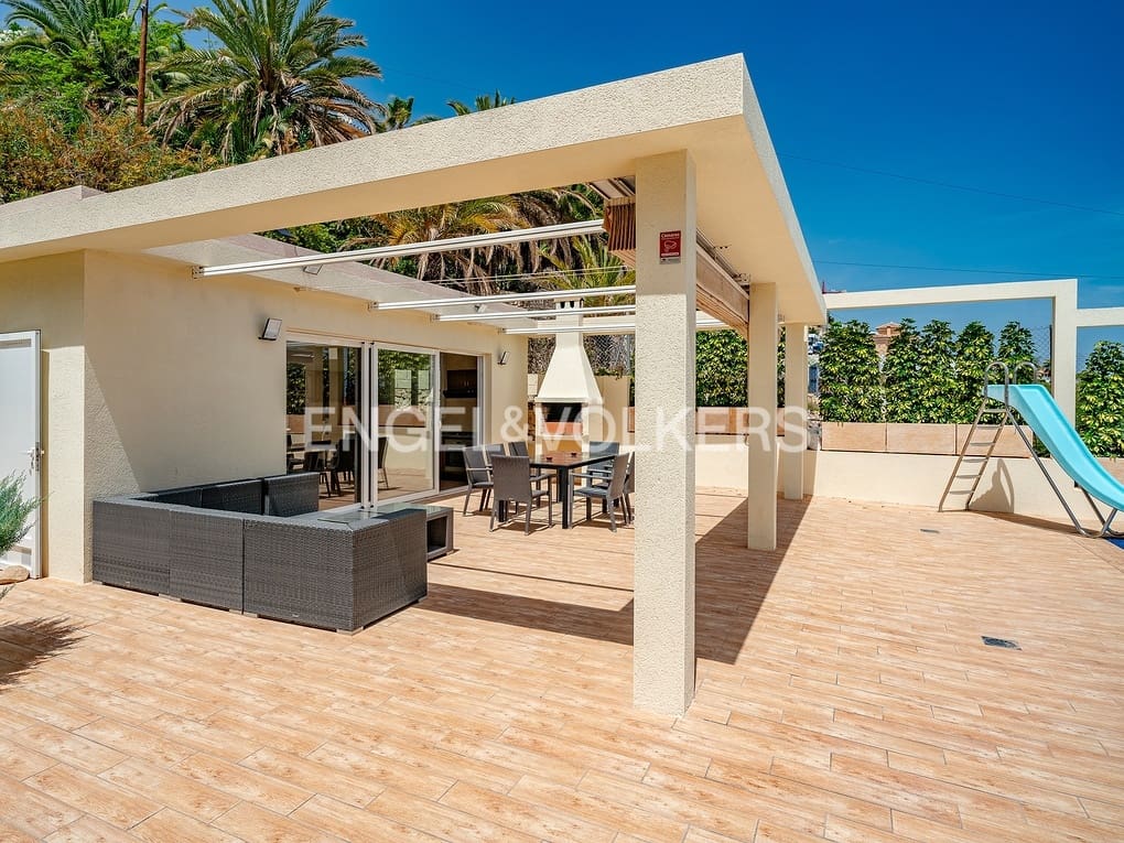 6 soverom Villa til salgs i Calpe / Calp med svømmebasseng garasje - € 1 380 000 (Ref: 8467107)