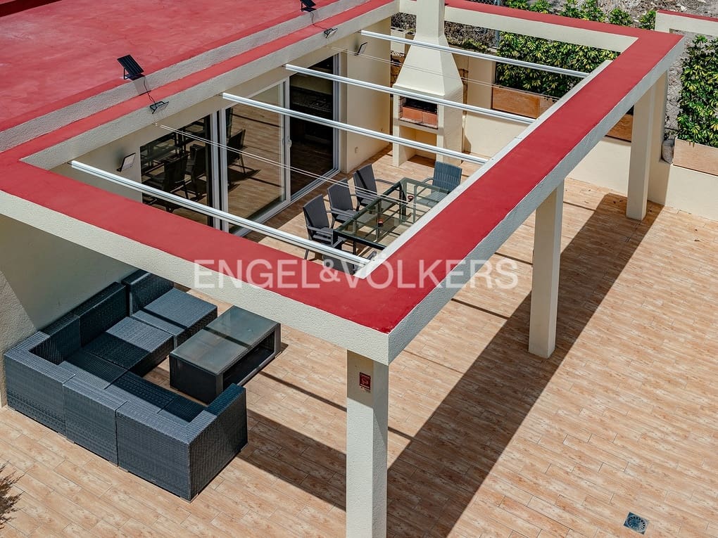 6 soverom Villa til salgs i Calpe / Calp med svømmebasseng garasje - € 1 380 000 (Ref: 8467107)