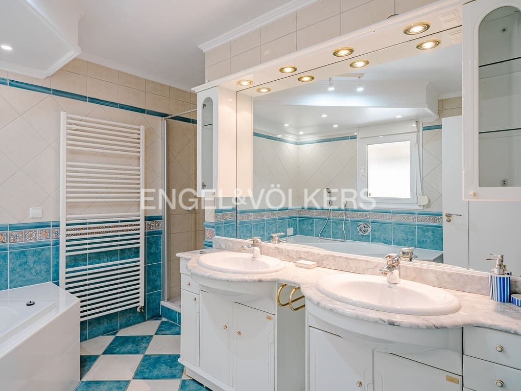 6 soverom Villa til salgs i Calpe / Calp med svømmebasseng garasje - € 1 380 000 (Ref: 8467107)