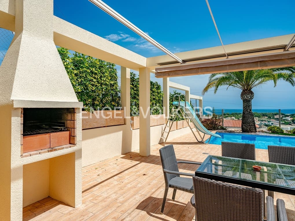 6 soverom Villa til salgs i Calpe / Calp med svømmebasseng garasje - € 1 380 000 (Ref: 8467107)