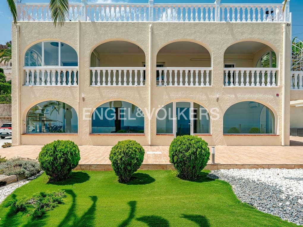 6 soverom Villa til salgs i Calpe / Calp med svømmebasseng garasje - € 1 380 000 (Ref: 8467107)
