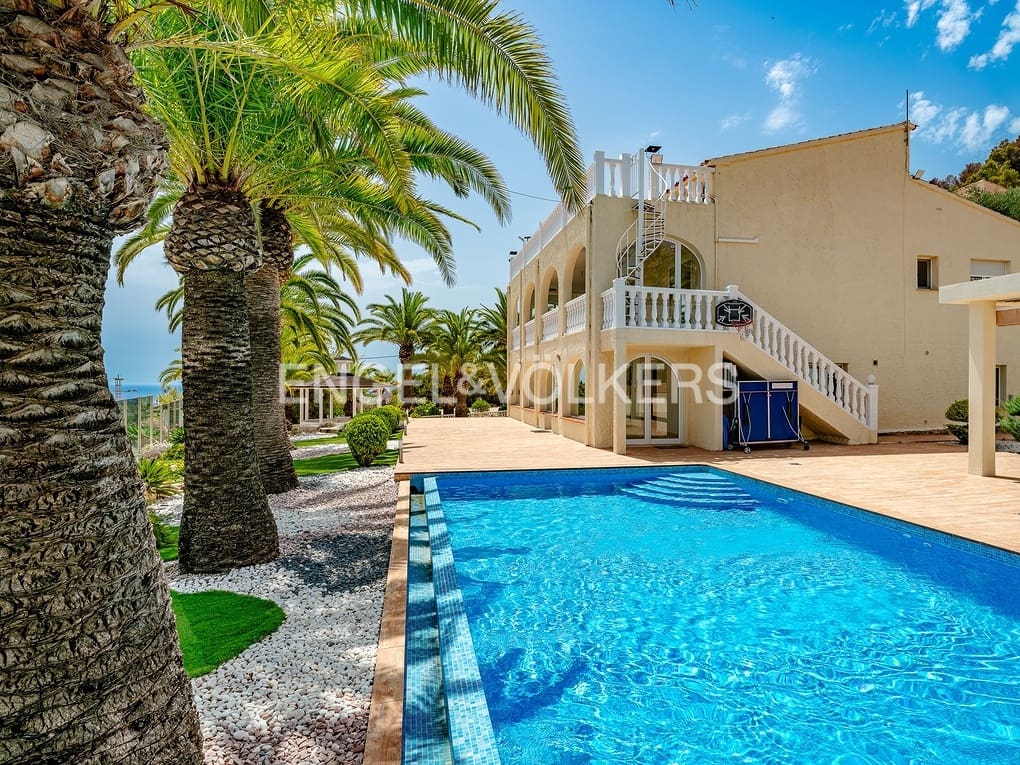 6 soverom Villa til salgs i Calpe / Calp med svømmebasseng garasje - € 1 380 000 (Ref: 8467107)