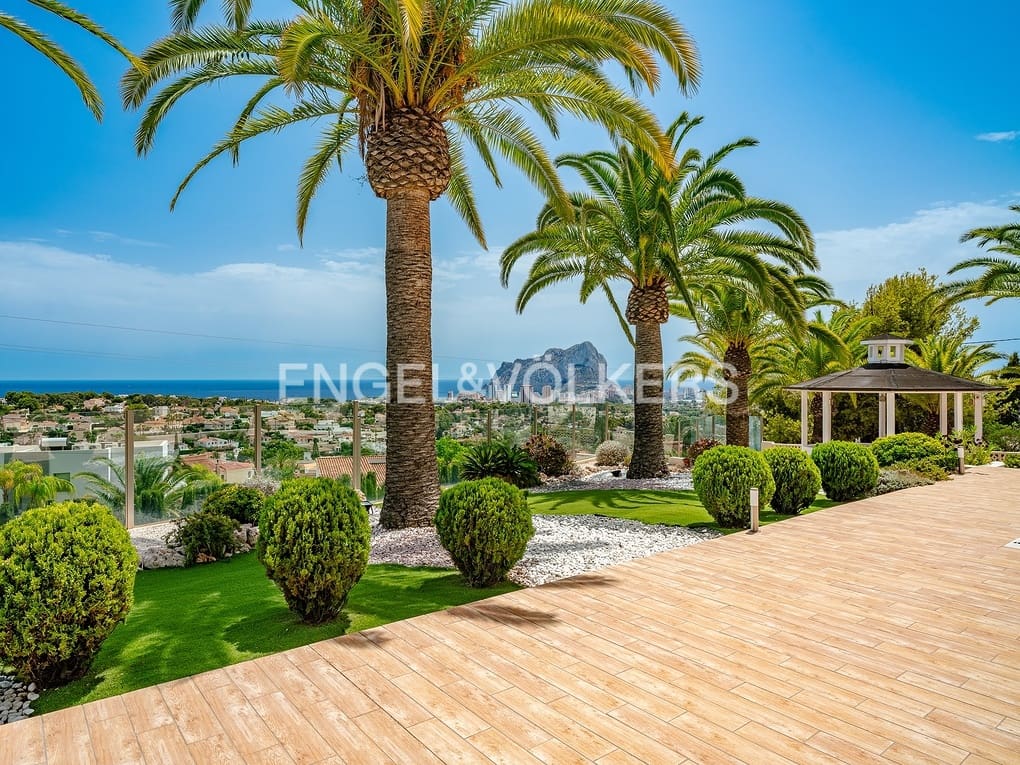 6 soverom Villa til salgs i Calpe / Calp med svømmebasseng garasje - € 1 380 000 (Ref: 8467107)