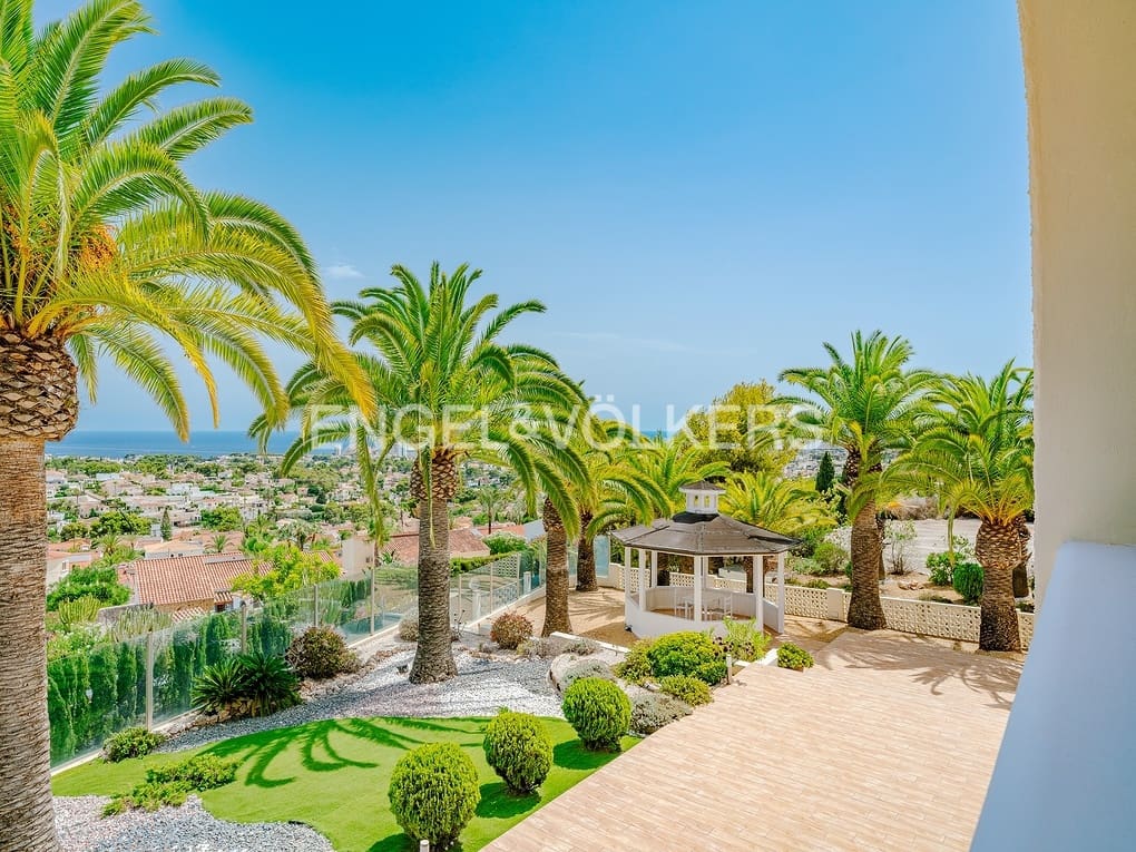 6 soverom Villa til salgs i Calpe / Calp med svømmebasseng garasje - € 1 380 000 (Ref: 8467107)