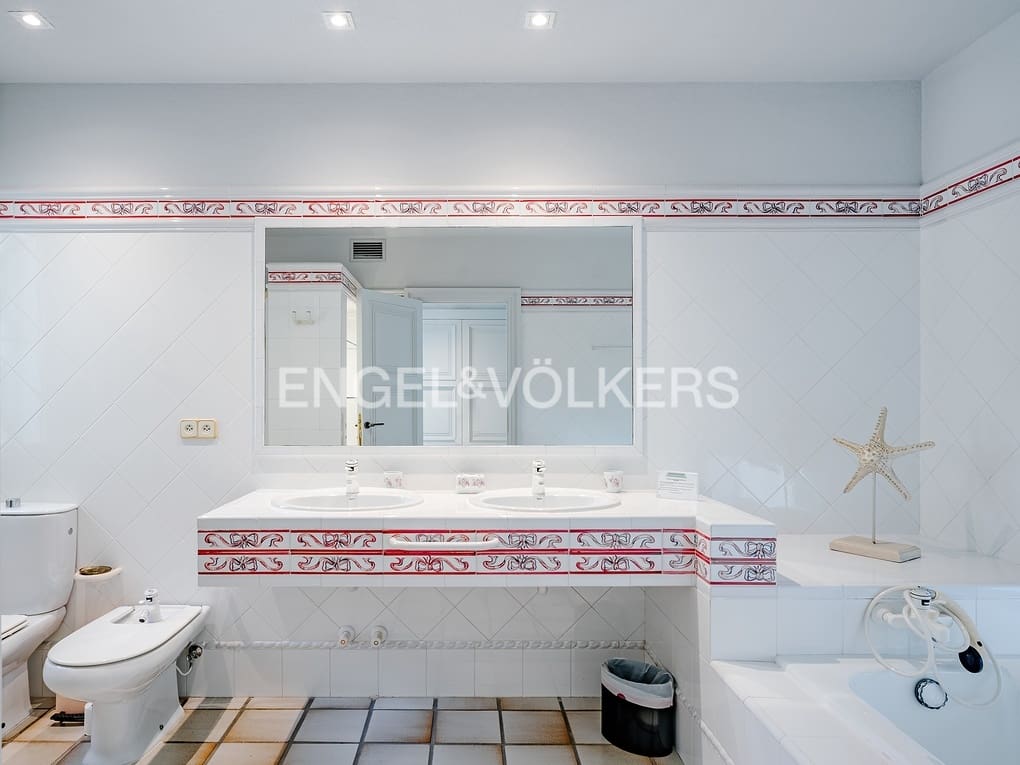 5 soverom Villa til salgs i Altea la Vella med svømmebasseng garasje - € 2 100 000 (Ref: 8614527)