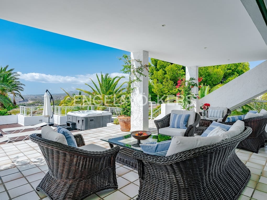 5 soverom Villa til salgs i Altea la Vella med svømmebasseng garasje - € 2 100 000 (Ref: 8614527)