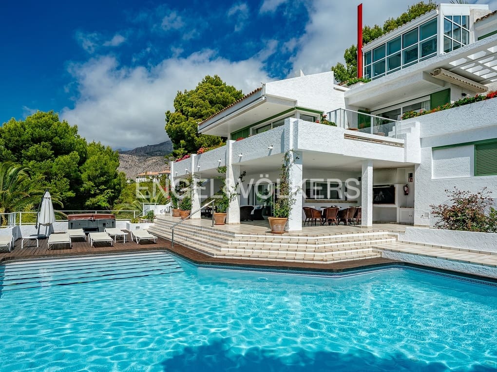 5 soverom Villa til salgs i Altea la Vella med svømmebasseng garasje - € 2 100 000 (Ref: 8614527)