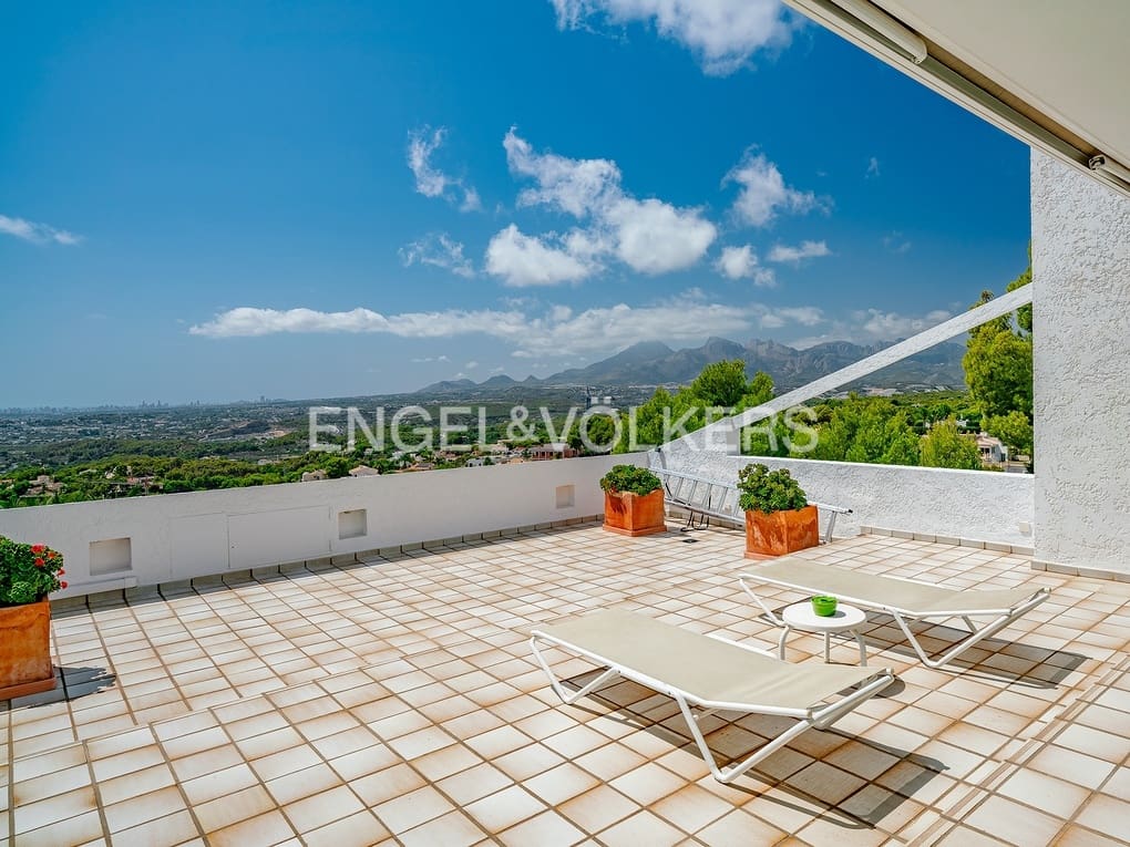 5 soverom Villa til salgs i Altea la Vella med svømmebasseng garasje - € 2 100 000 (Ref: 8614527)