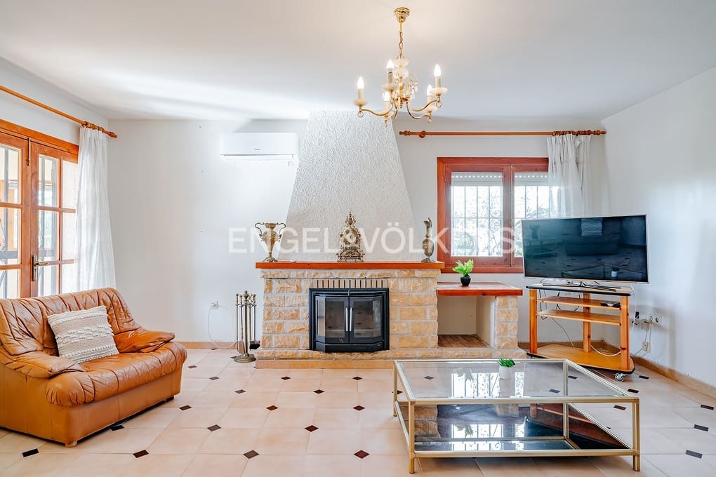 4 soveværelse Villa til salg i Calpe / Calp med swimmingpool garage - € 550.000 (Ref: 8647450)