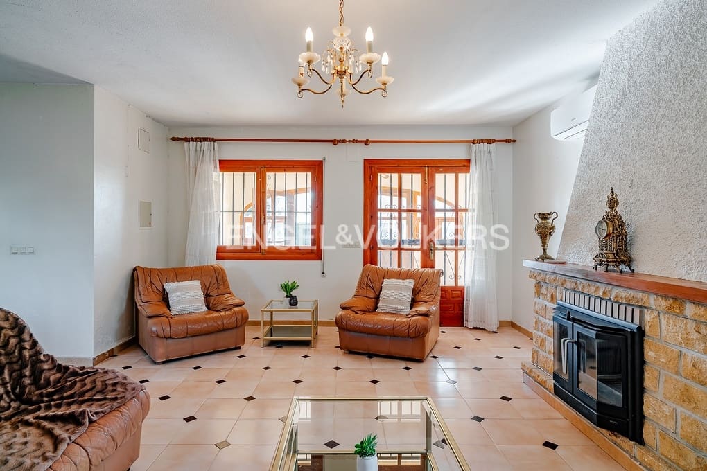 4 soveværelse Villa til salg i Calpe / Calp med swimmingpool garage - € 550.000 (Ref: 8647450)