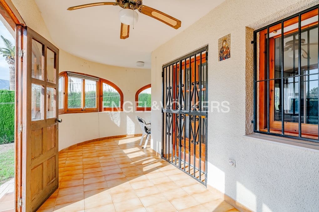 4 soveværelse Villa til salg i Calpe / Calp med swimmingpool garage - € 550.000 (Ref: 8647450)