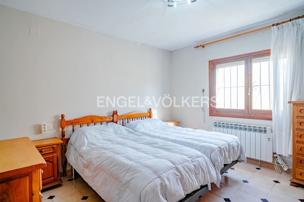 4 soveværelse Villa til salg i Calpe / Calp med swimmingpool garage - € 550.000 (Ref: 8647450)