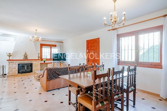 4 soveværelse Villa til salg i Calpe / Calp med swimmingpool garage - € 550.000 (Ref: 8647450)