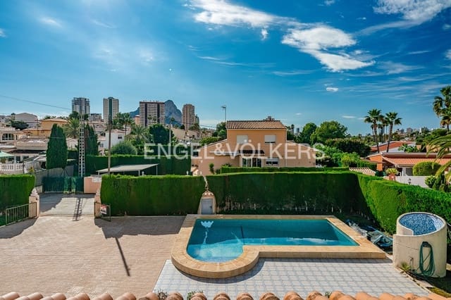 4 soveværelse Villa til salg i Calpe / Calp med swimmingpool garage - € 550.000 (Ref: 8647450)