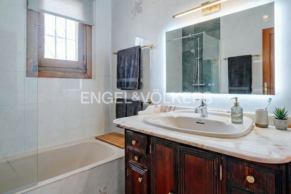 4 bedroom Villa for sale in Calpe / Calp with pool garage - € 550,000 (Ref: 8647450)