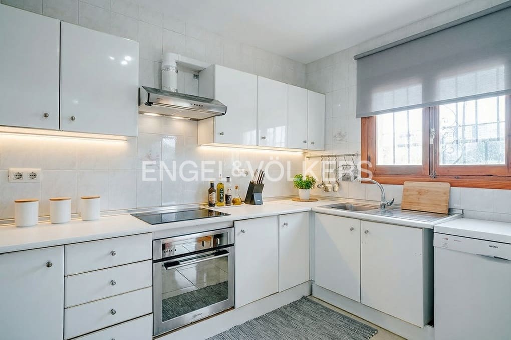 4 bedroom Villa for sale in Calpe / Calp with pool garage - € 550,000 (Ref: 8647450)