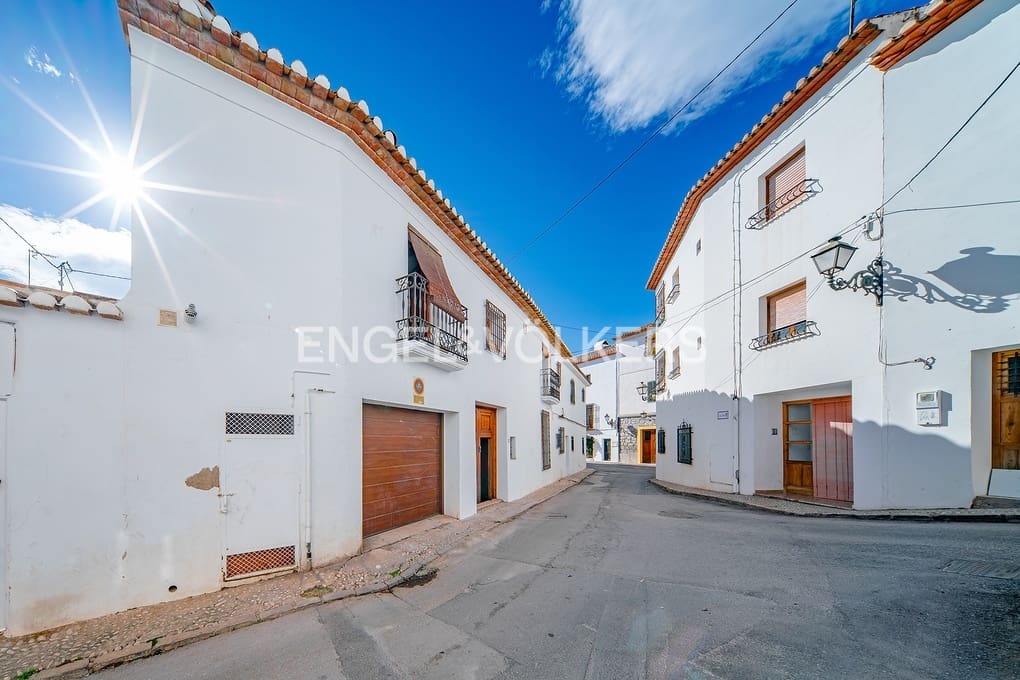 3 slaapkamer Huis te koop in Altea met garage - € 840.000 (Ref: 8699254)