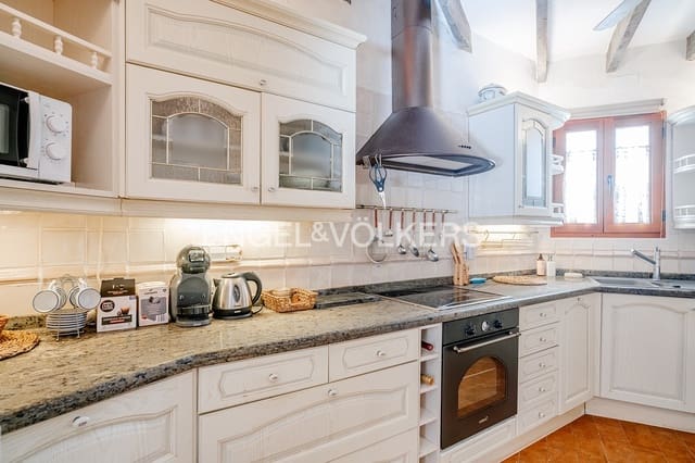 3 bedroom Townhouse for sale in Altea with garage - € 840,000 (Ref: 8699254)