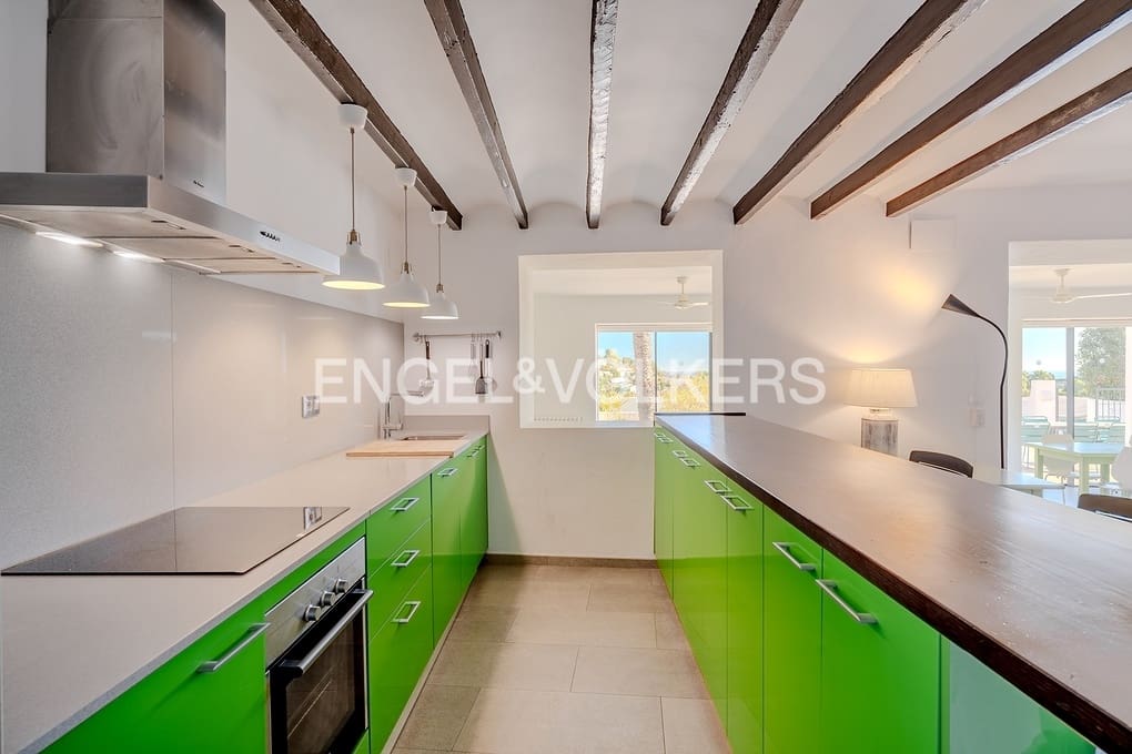 6 soveværelse Finca/Landehus til salg i Moraira med swimmingpool garage - € 1.595.000 (Ref: 8736586)