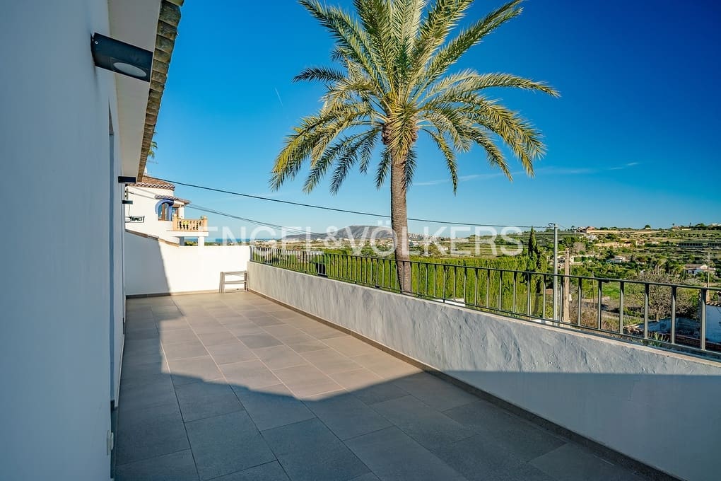 6 soveværelse Finca/Landehus til salg i Moraira med swimmingpool garage - € 1.595.000 (Ref: 8736586)