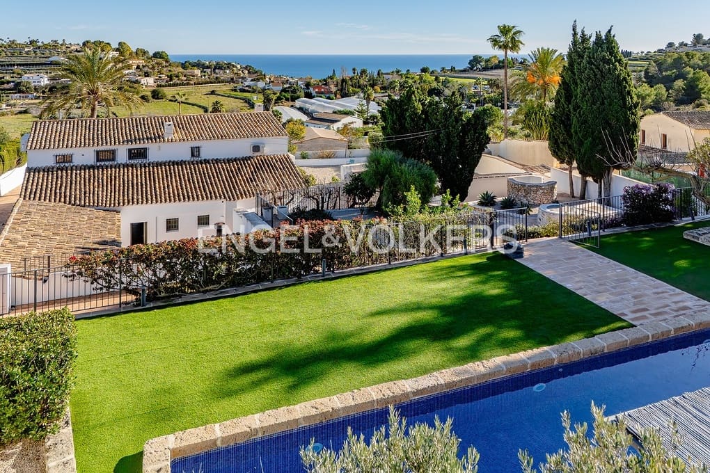 6 soveværelse Finca/Landehus til salg i Moraira med swimmingpool garage - € 1.595.000 (Ref: 8736586)