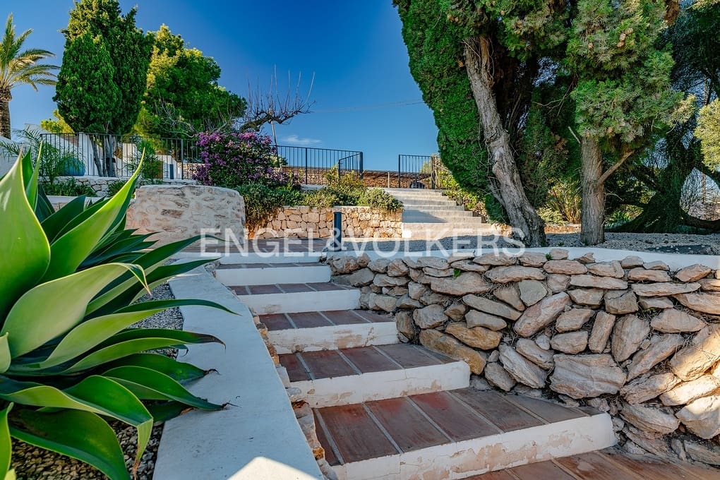 6 soveværelse Finca/Landehus til salg i Moraira med swimmingpool garage - € 1.595.000 (Ref: 8736586)