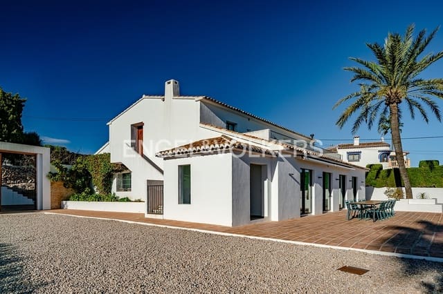 6 bedroom Finca/Country House for sale in Moraira, Teulada-Moraira with pool garage - € 1,595,000 (Ref: 8736586)