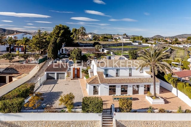 6 bedroom Finca/Country House for sale in Moraira, Teulada-Moraira with pool garage - € 1,595,000 (Ref: 8736586)