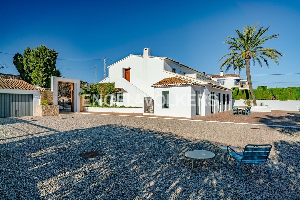 6 soveværelse Finca/Landehus til salg i Moraira med swimmingpool garage - € 1.595.000 (Ref: 8736586)
