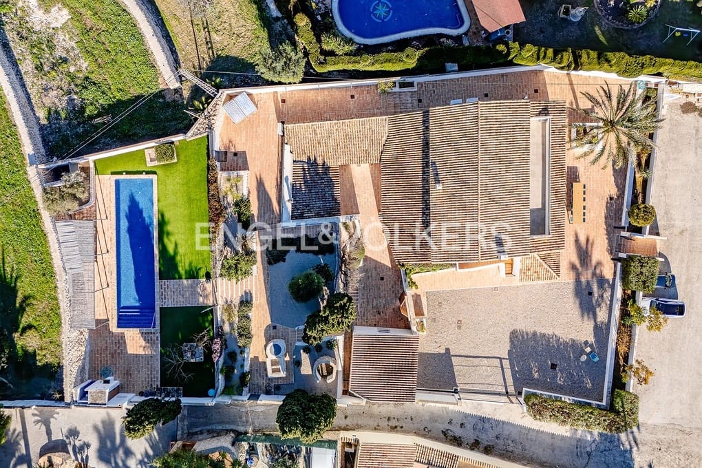 6 soveværelse Finca/Landehus til salg i Moraira med swimmingpool garage - € 1.595.000 (Ref: 8736586)