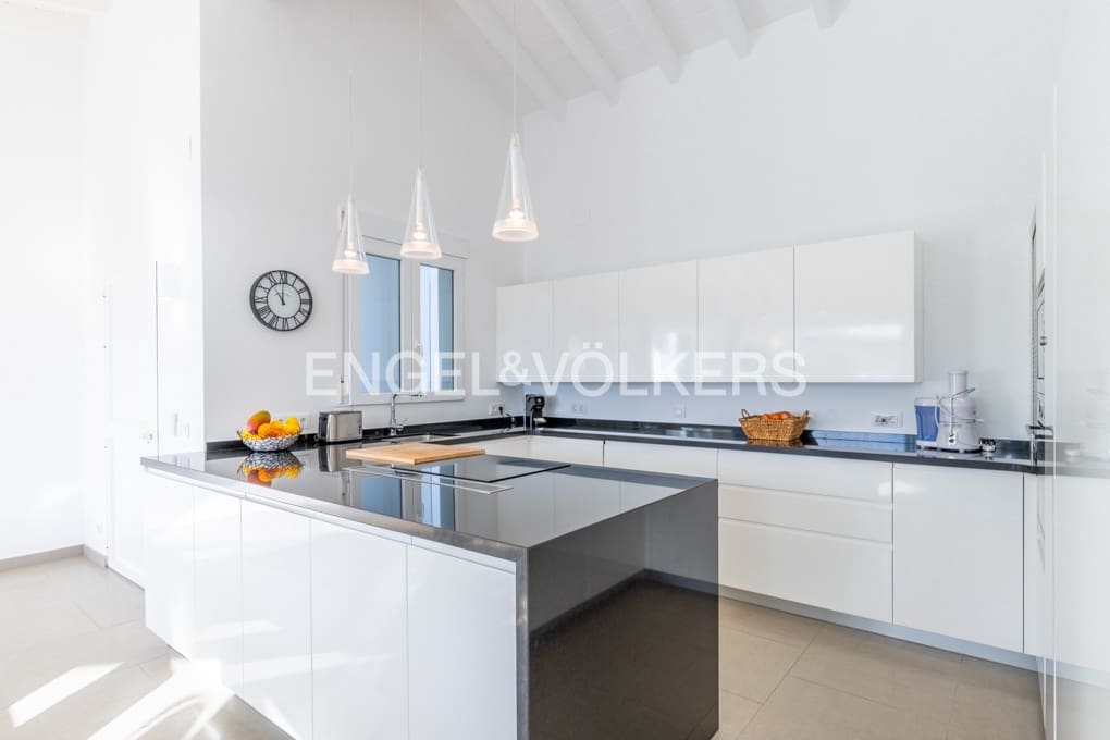 5 slaapkamer Villa te koop in Cumbre del Sol met zwembad garage - € 1.490.000 (Ref: 8745841)