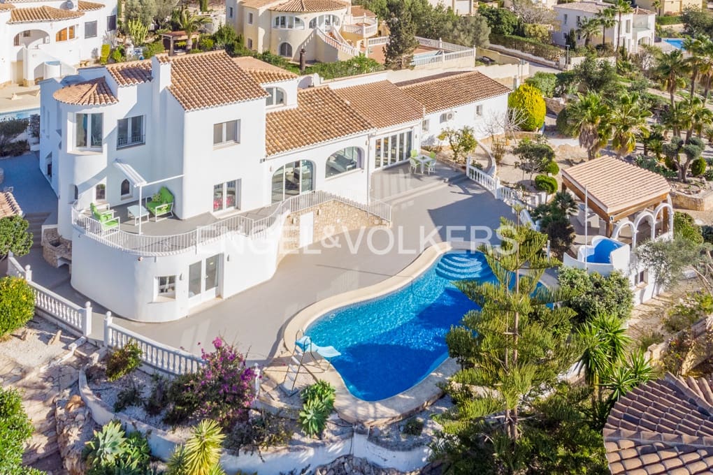 5 slaapkamer Villa te koop in Cumbre del Sol met zwembad garage - € 1.490.000 (Ref: 8745841)