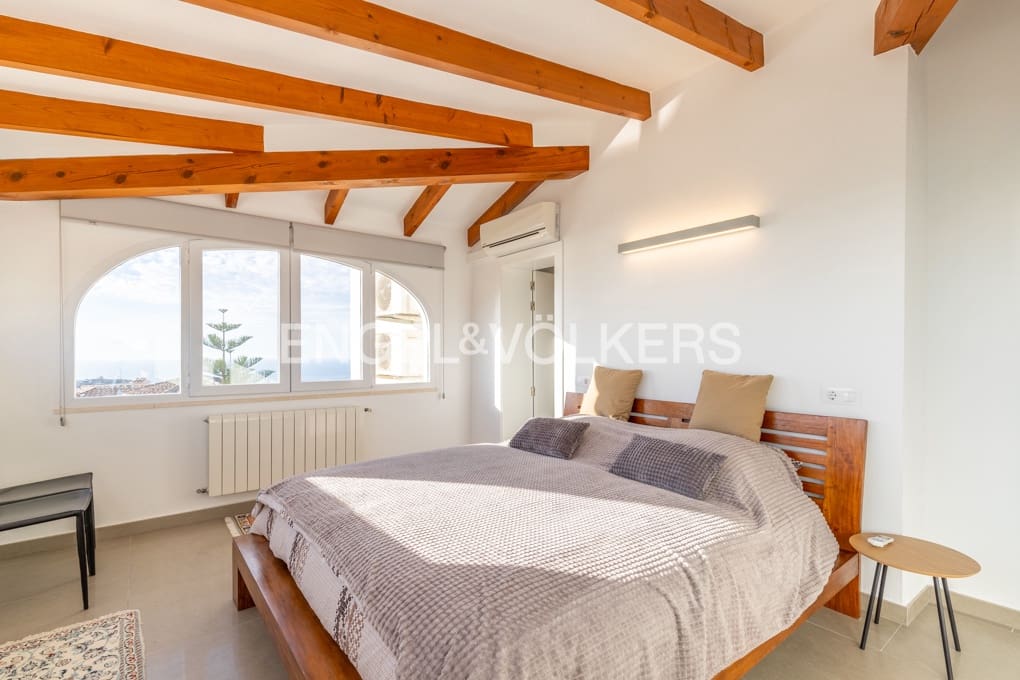 5 slaapkamer Villa te koop in Cumbre del Sol met zwembad garage - € 1.490.000 (Ref: 8745841)