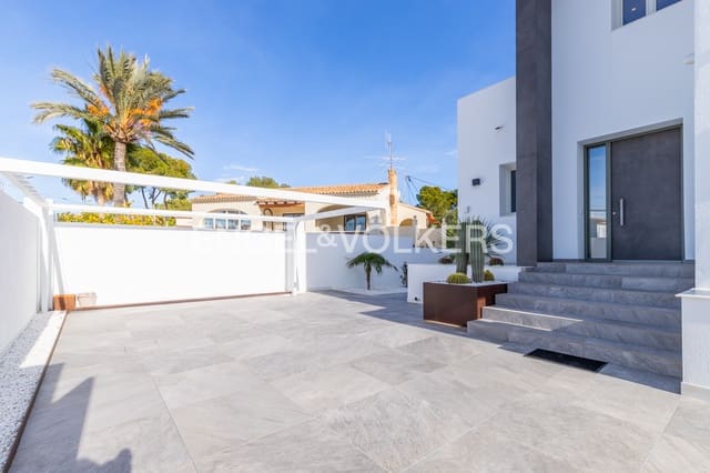 3 soverom Villa til salgs i Moraira, Teulada-Moraira med svømmebasseng garasje - € 2 400 000 (Ref: 8774827)