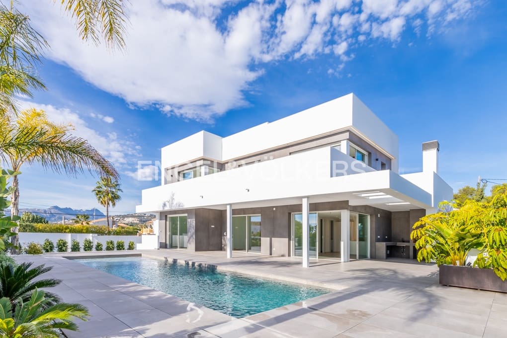 3 soverom Villa til salgs i Moraira med svømmebasseng garasje - € 2 400 000 (Ref: 8774827)