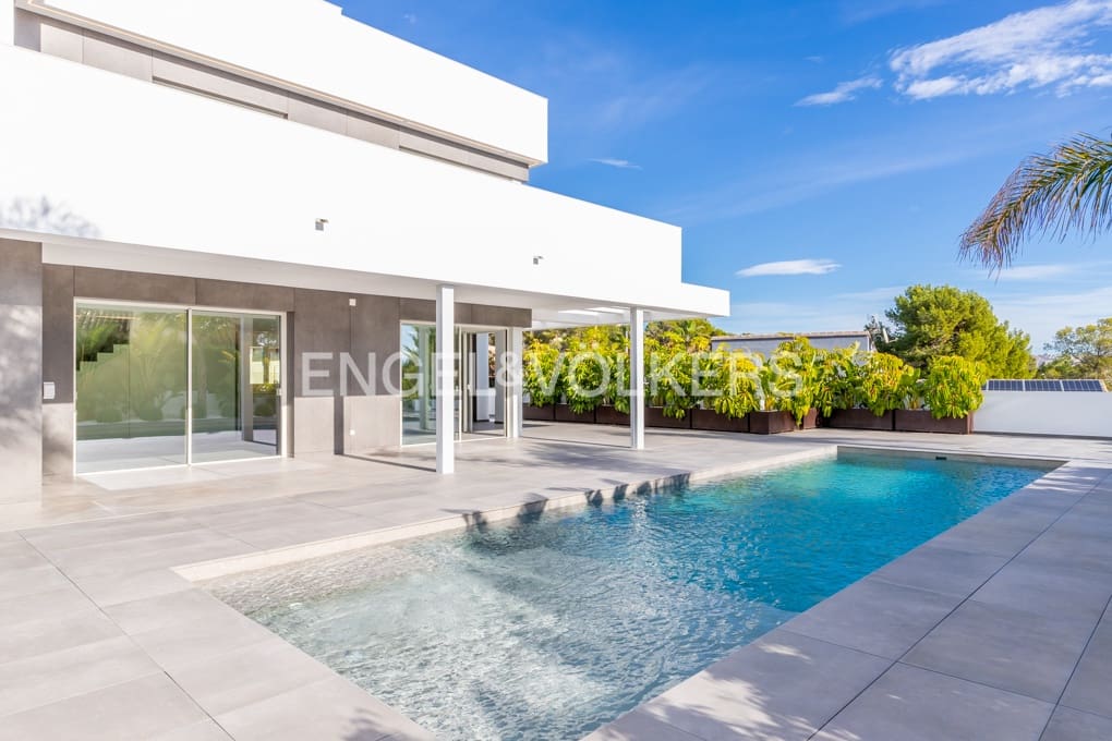 3 soverom Villa til salgs i Moraira med svømmebasseng garasje - € 2 400 000 (Ref: 8774827)