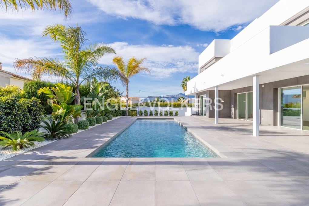 3 soverom Villa til salgs i Moraira med svømmebasseng garasje - € 2 400 000 (Ref: 8774827)